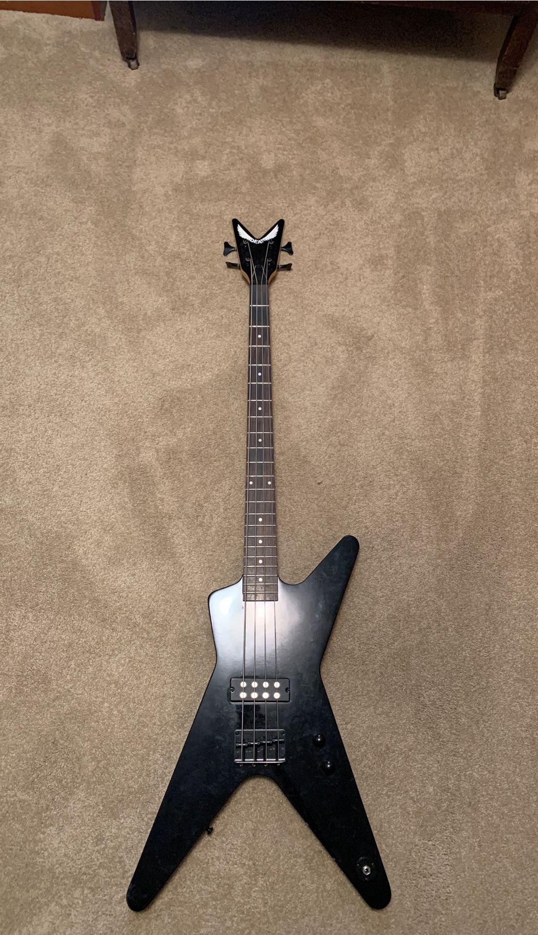 Dean bass guitar 4 string for Sale in Bonnieville, KY - OfferUp