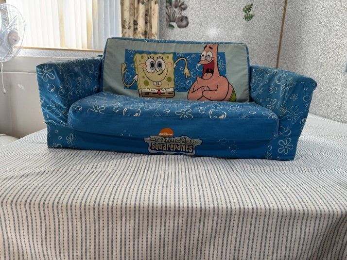 Sponge Bob SpongeBob Squarepants Toddler Child Foam Chair Couch Sofa - Good Condition

The cover can be removed to wash