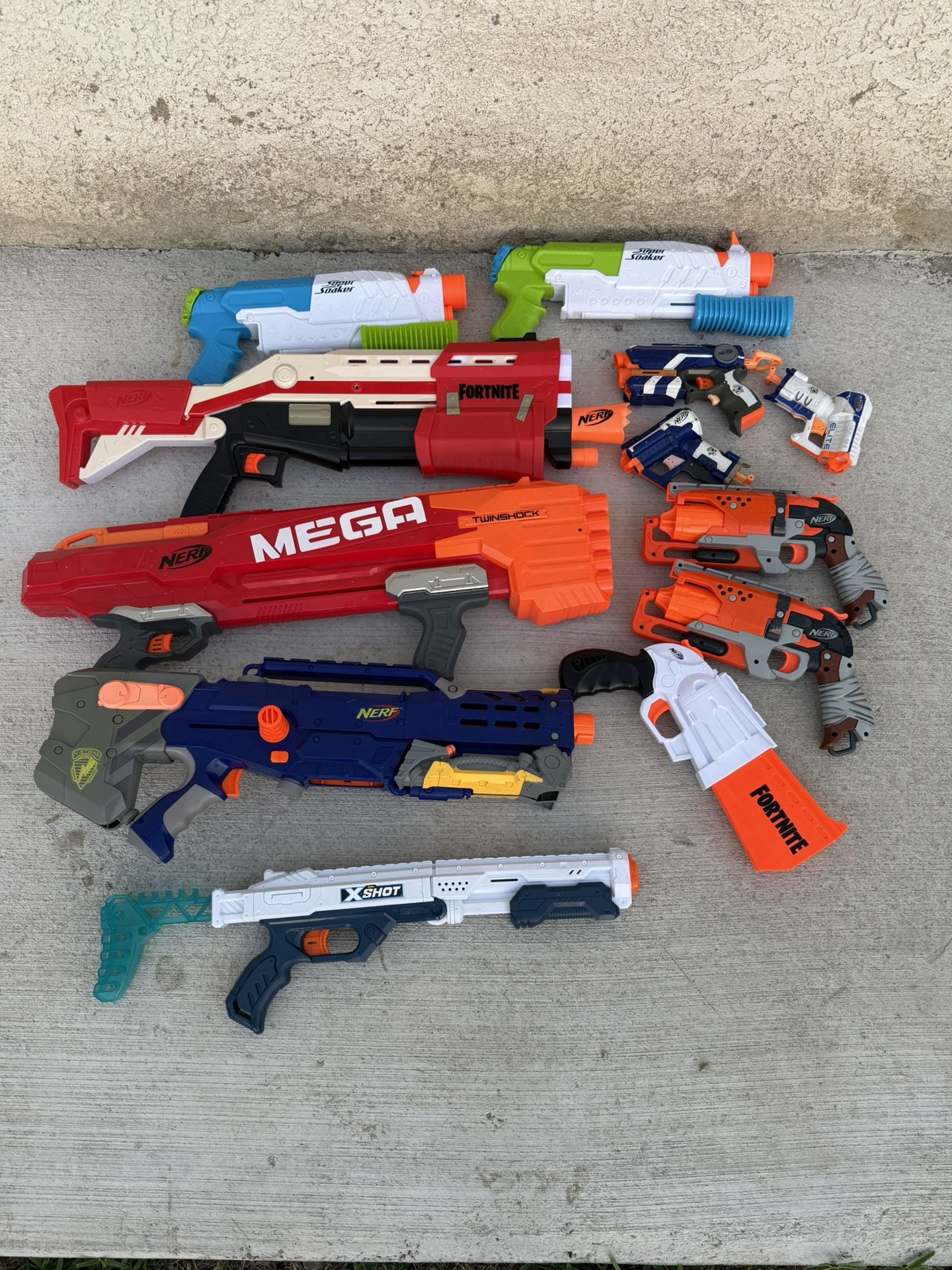 Bundle Of 12 Nerf Guns