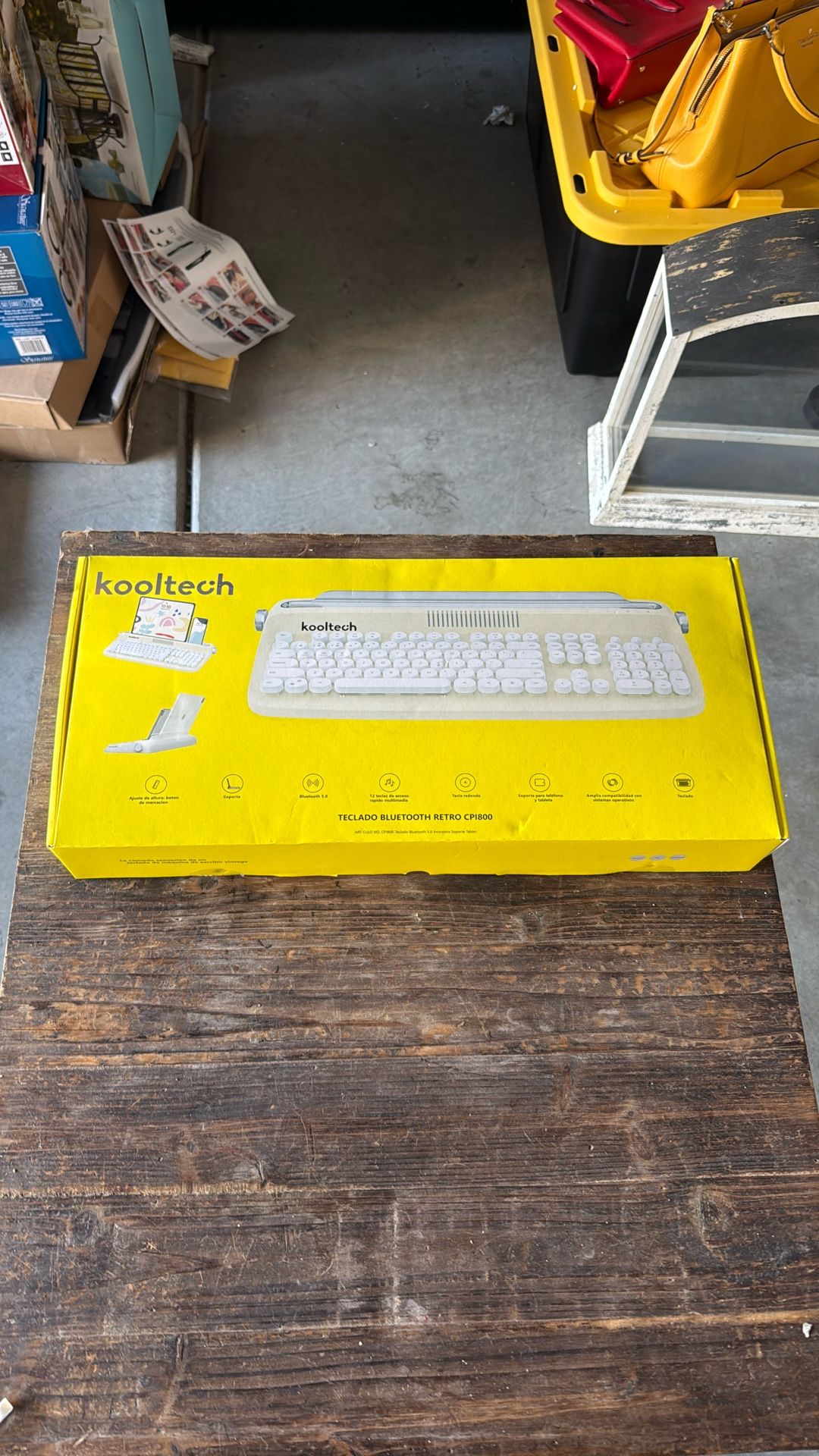 Kooltech Navy Blue Retro Bluetooth Keyboard