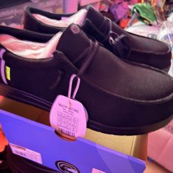 Brand new men’s work hey dudes size 13