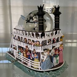 Disney Liberty Belle Riverboat "Fantasmic" Snow Globe