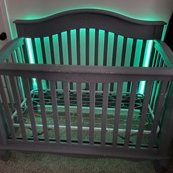 Crib with Dresser and Changing table