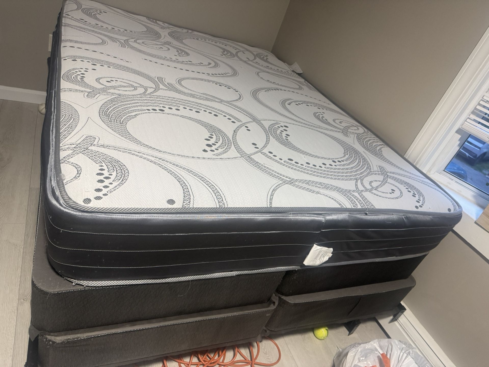 Queen Size Bed And Mattress