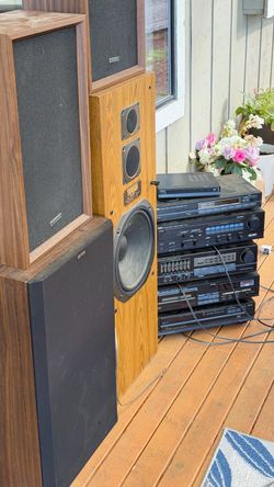 Vintage Home Stereo System with Speakers