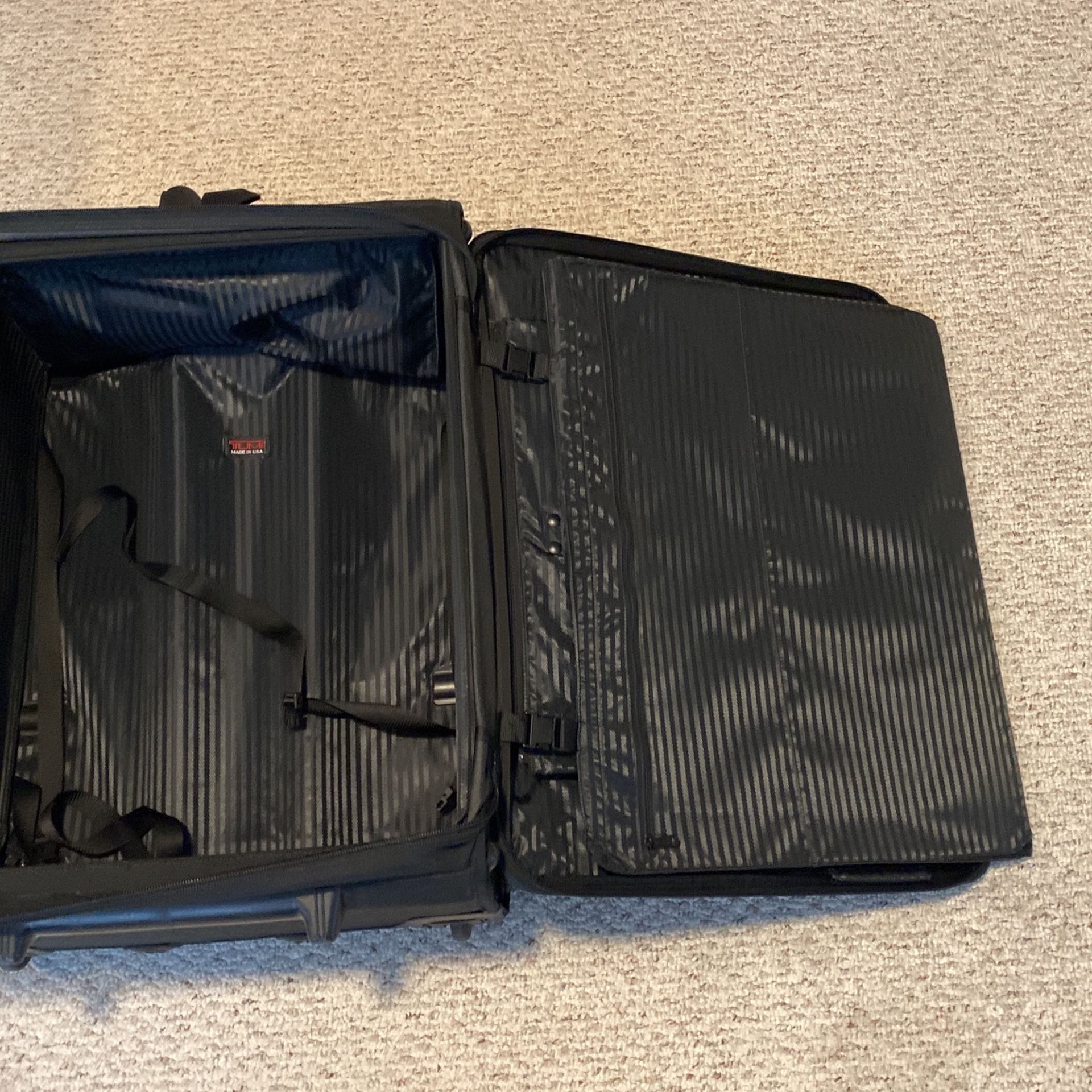 Tumi Large Ballistic Nylon Suitcase for Sale in WA OfferUp