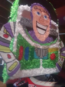 Buzz Lightyear Piñata