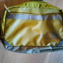 The North Face Base Camp Voyager Sling