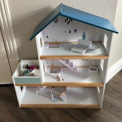 Doll House 