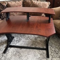 MUSIC WORK STATION DESK W/8U Rack Space Has wheels