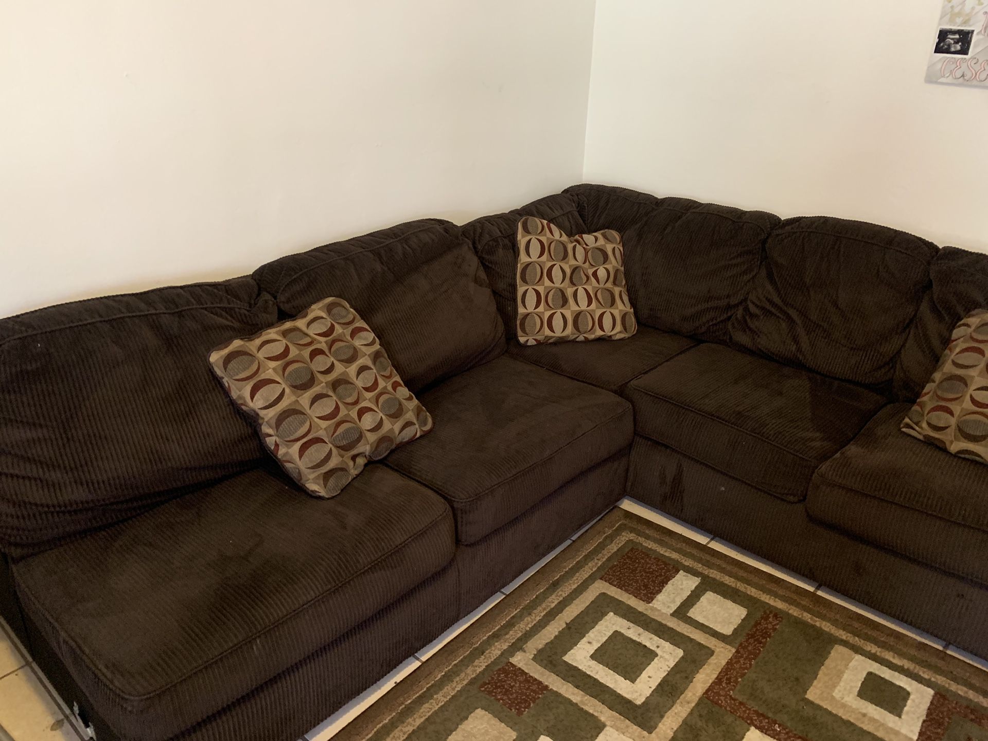 (3) piece sectional couch