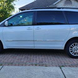 2008 Toyota Sienna