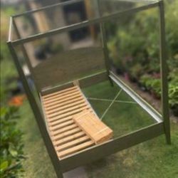 QUEEN 4 Poster  bed frame