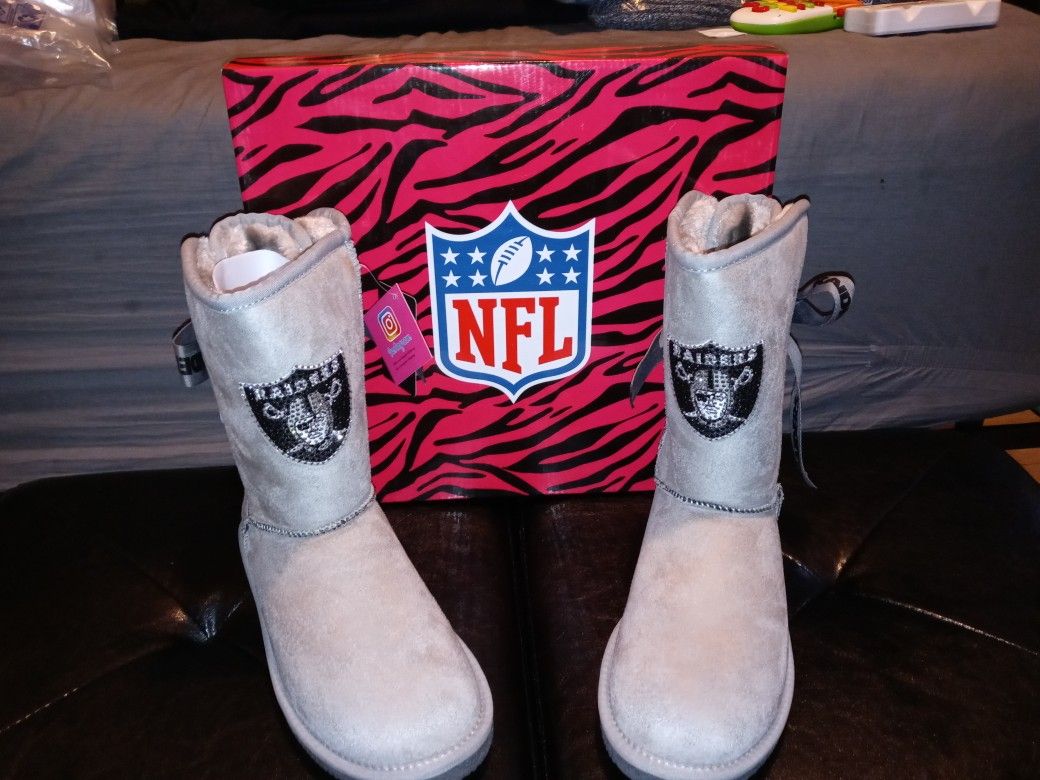 New womens size 8 raiders boots