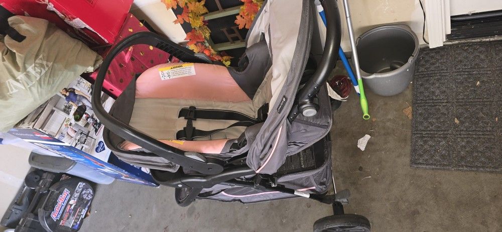 Baby Trend EZ Ride Travel System with EZ-Lift Infant Car Seat