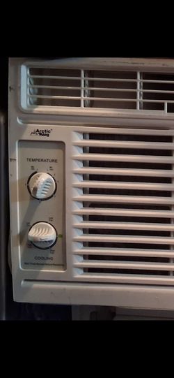 5,000 BTU air conditioner blows ice cold $100