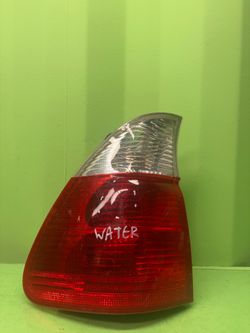 2004 2005 2006 BMW X5 Left Driver Side Outer / Quarter Panel Tail Light OEM 7164473 - 01