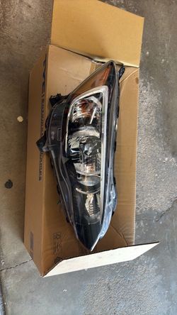 2018-23 RH- head lamp Subaru Crostrek