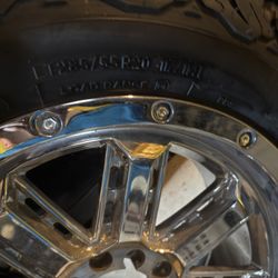 Bf Goodrich Tire LT 285/55/r20