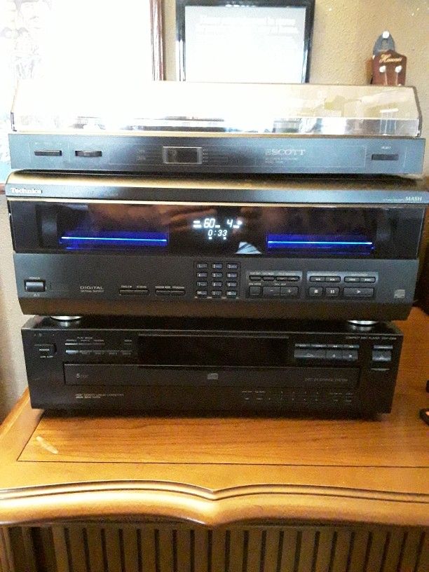 Technics 100 CD Changer SL- MC7 -$95
