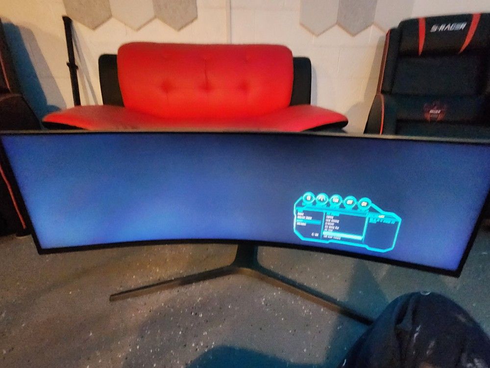 G90 Series 49" Curved Gaming Monitor 144Hz