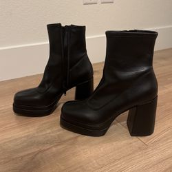Black Platform Boots 9 women's