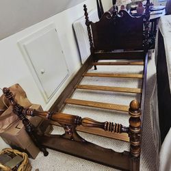 Antique Circa 1930 Continental Furniture Company Sheraton Style Walnut Twin Size Bed Frame with Side Rails 