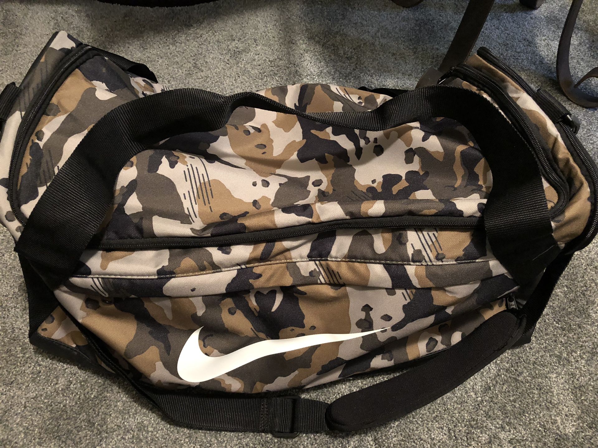 New Nike Brasilia Duffel Bags