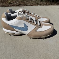 Women’s Nikes golf shoes
