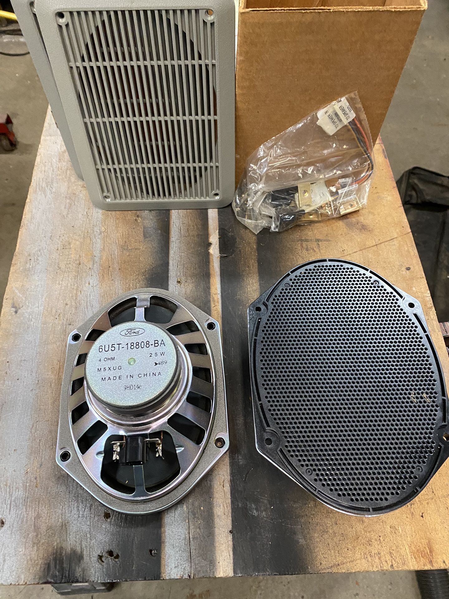 6X9 factory Ford Speaker’s