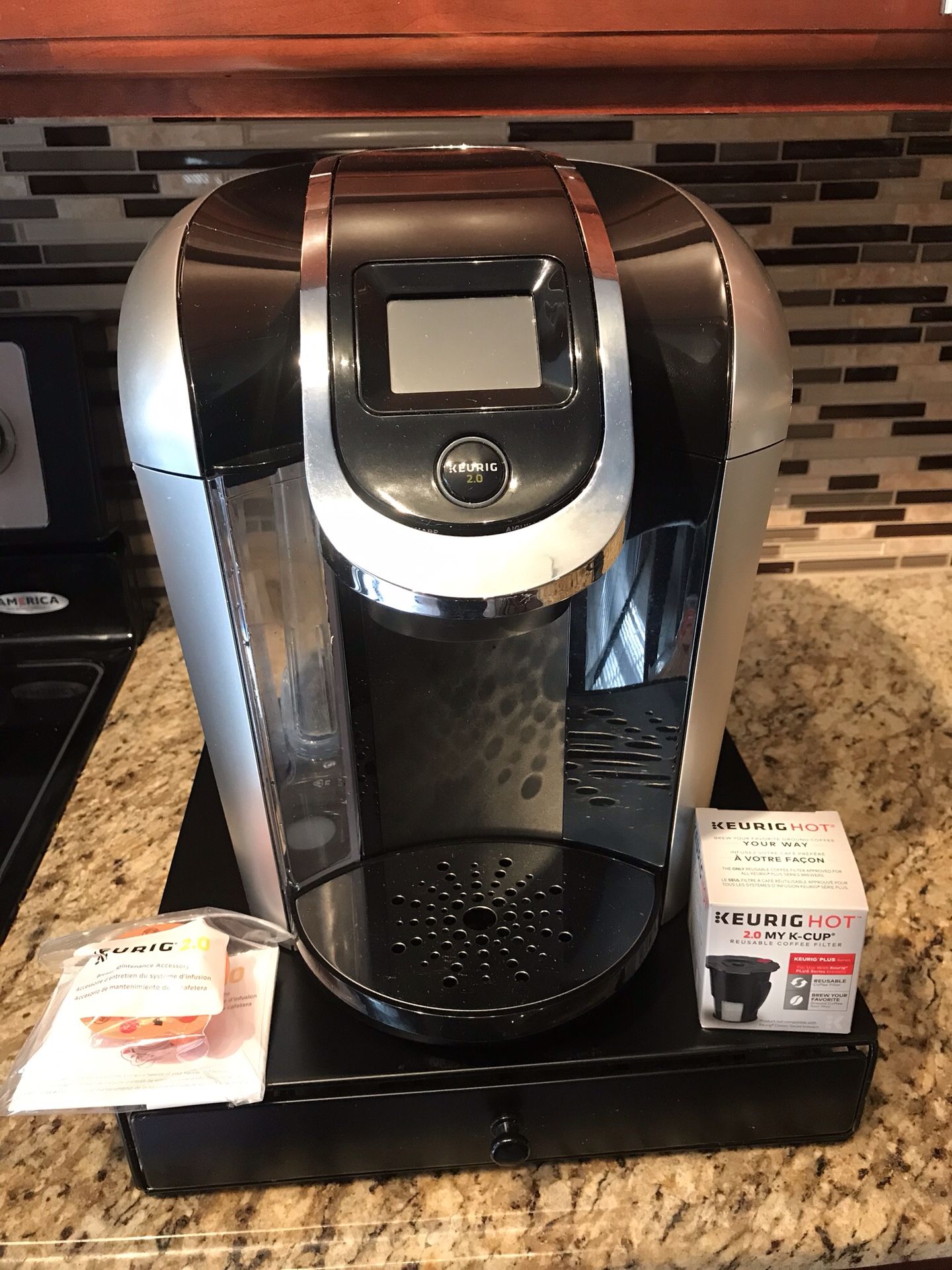 Keurig 2.0 Machine with pod drawer