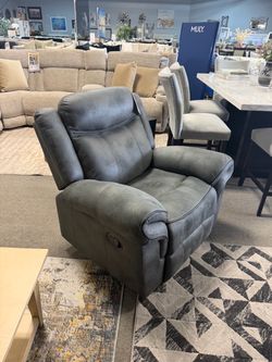 Glider recliner! Easy financing! 🔥💜✨