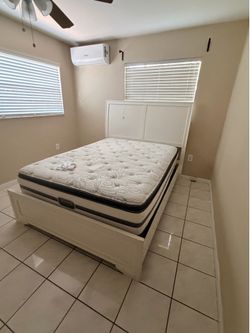 Queen bed and mirror