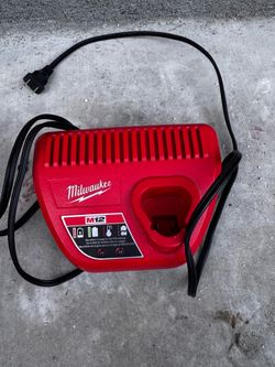 M12 charger