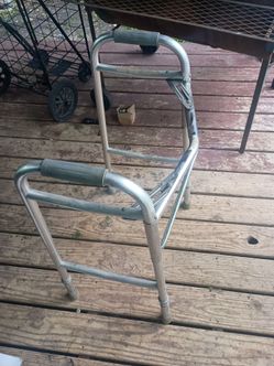 Adult walker