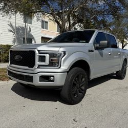 2018 FORD F150 STX SUPERCREW CAB LOW MILES