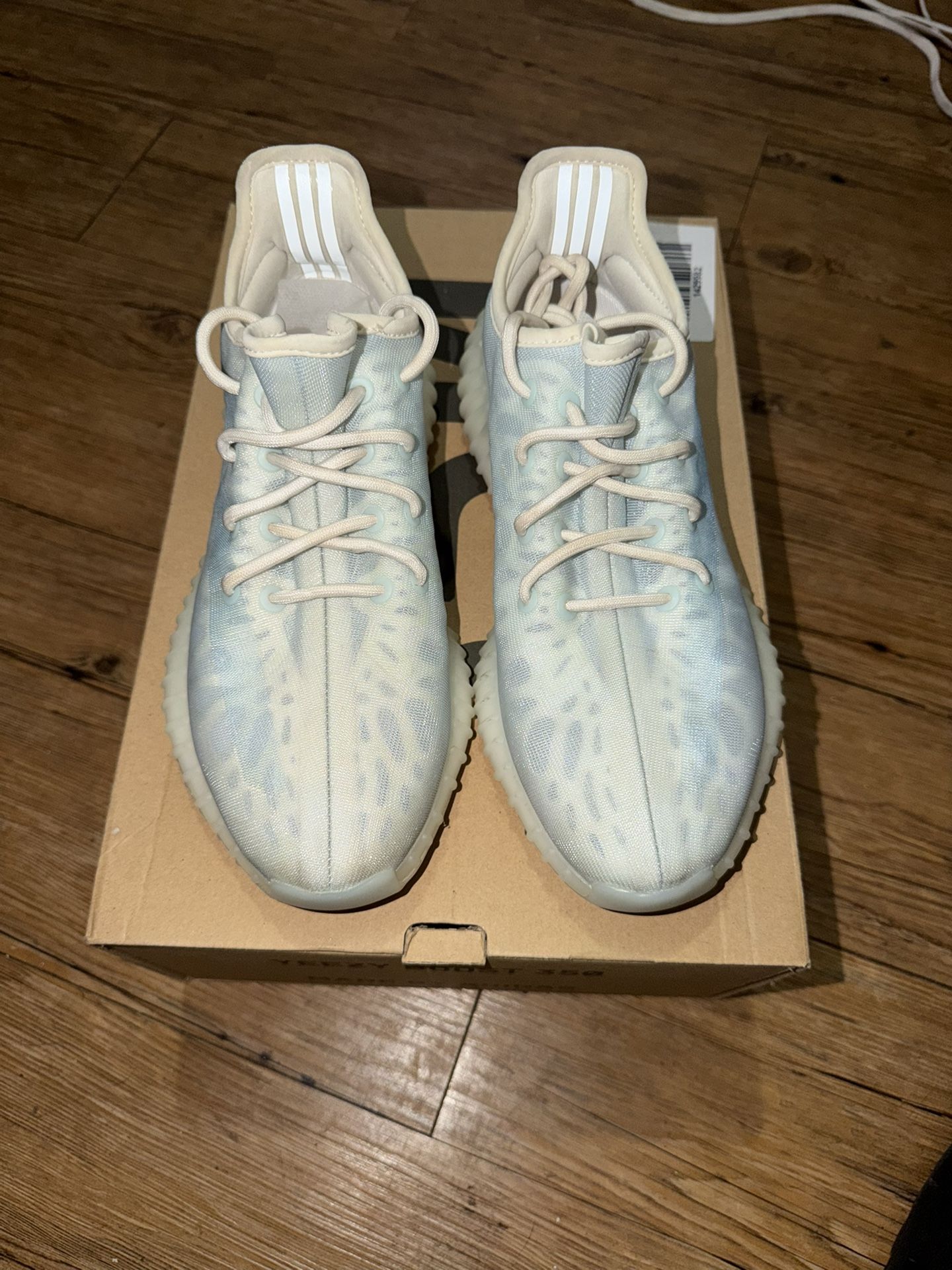 Yeezy 350 Mono Ice Size 8