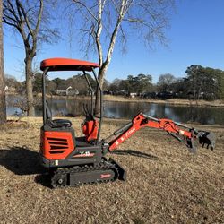 Titan T-15 Mini Excavator 