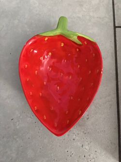 Strawberry Shaped Ceramic Dish