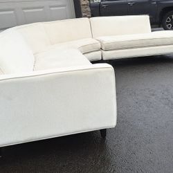 Beautiful Cream White Sectional Couch. Good Condition  No Holes No  Rips