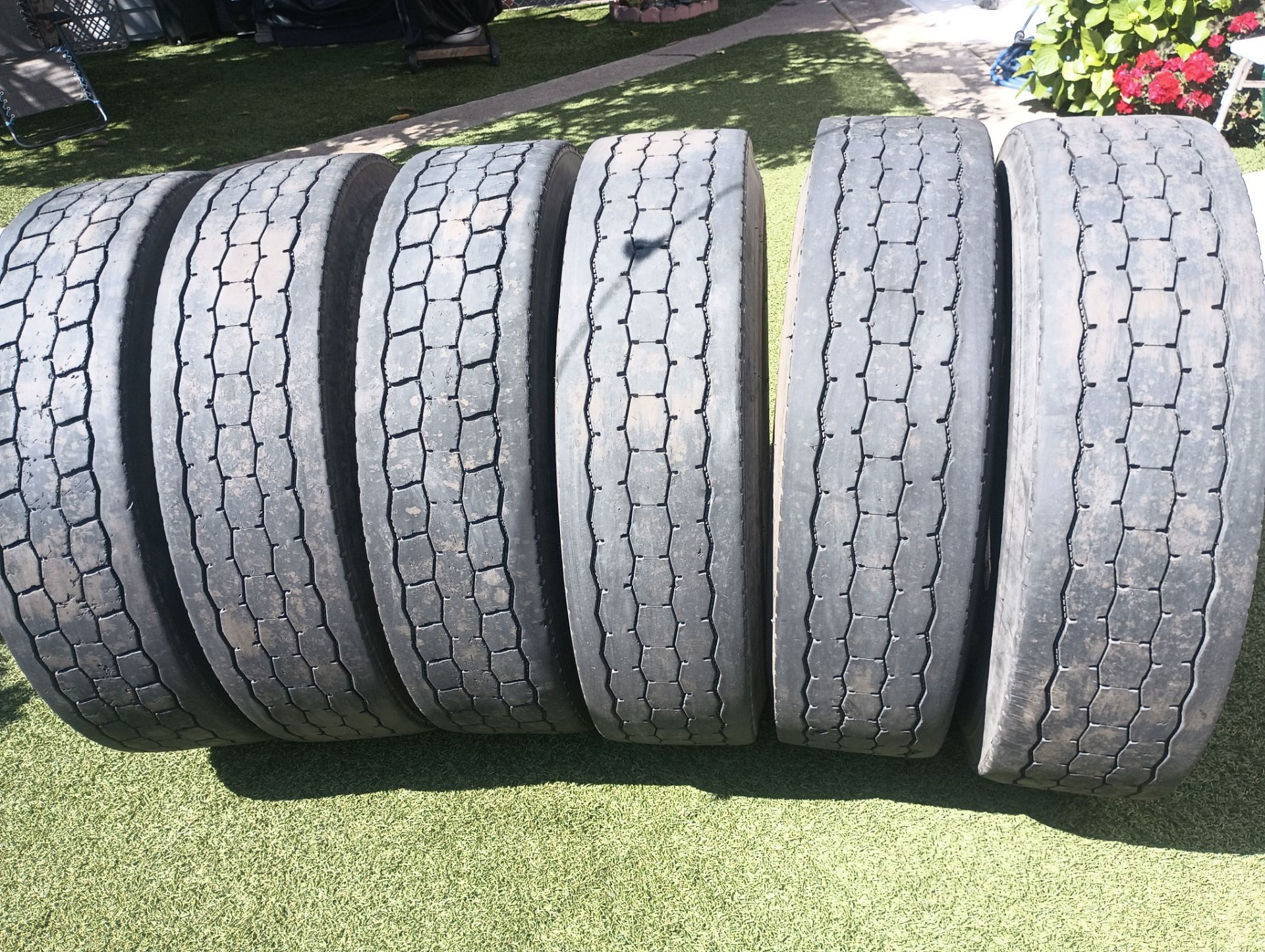 11R22.5 Falken BI830