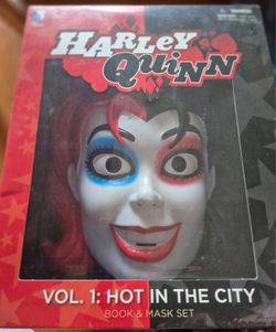 Harley Quinn Vol. 1: Hot in the City Book & Mask Set New In Box