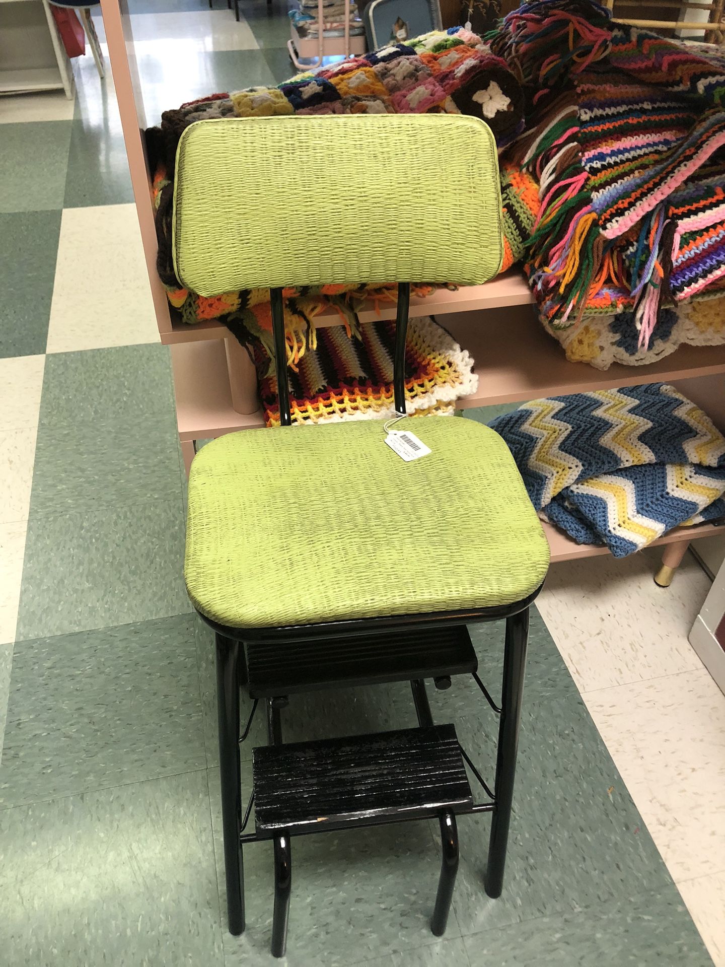 VINTAGE MID CENTURY KITCHEN STEP STOOL