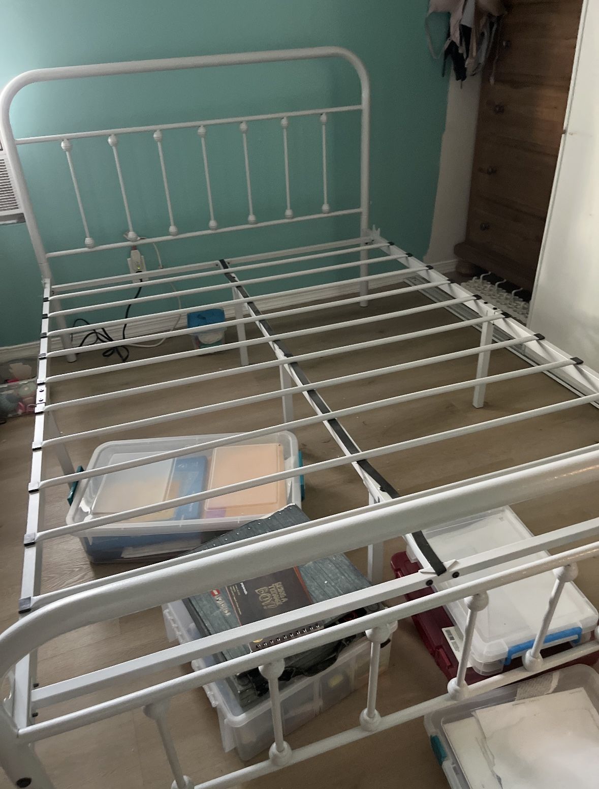 Full Bed frame *no Mattress