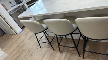Swivel counter top bar high stool 4 pcs brand new