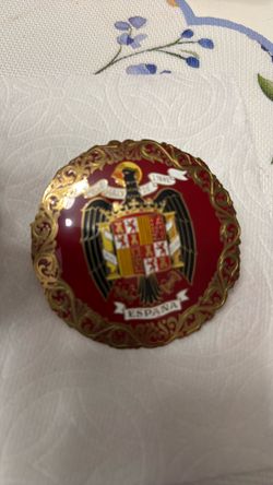 Vintage españa car grill badge