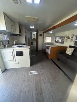 2005  26 feet spring dale Rv trailer