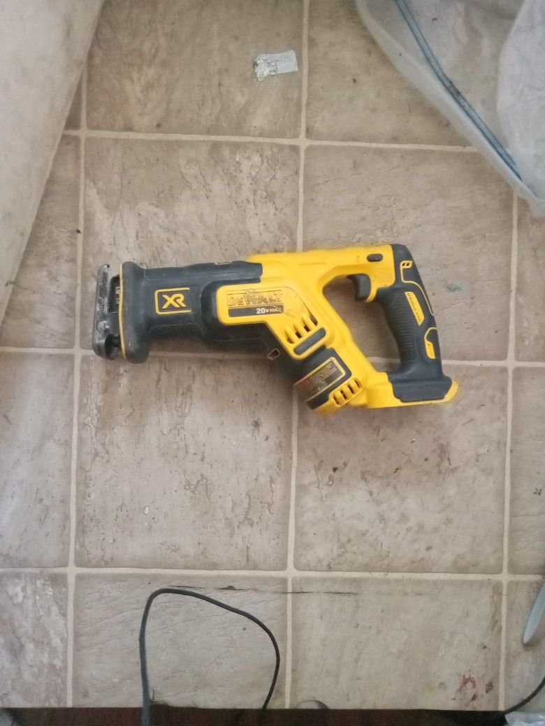 Dewalt DCS367 Variable Speed Reciprocating Saw 20v Brushless Type 1