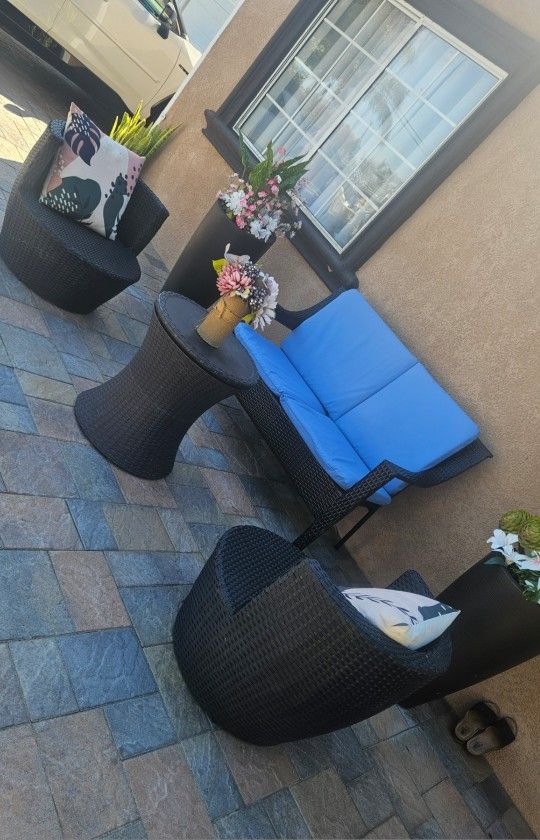 4pc Patio Set/Outdoor Furniture/conversation Set/Cash Only