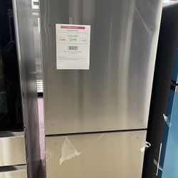 Refrigerator, 32” W 17.2 Cu.ft Bottom Freezer Fridge 